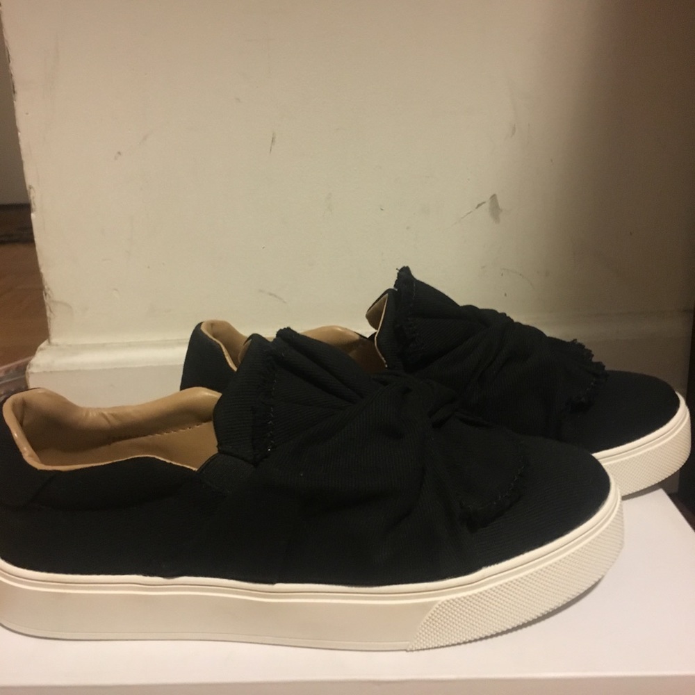 New! Aldo bow sneakers